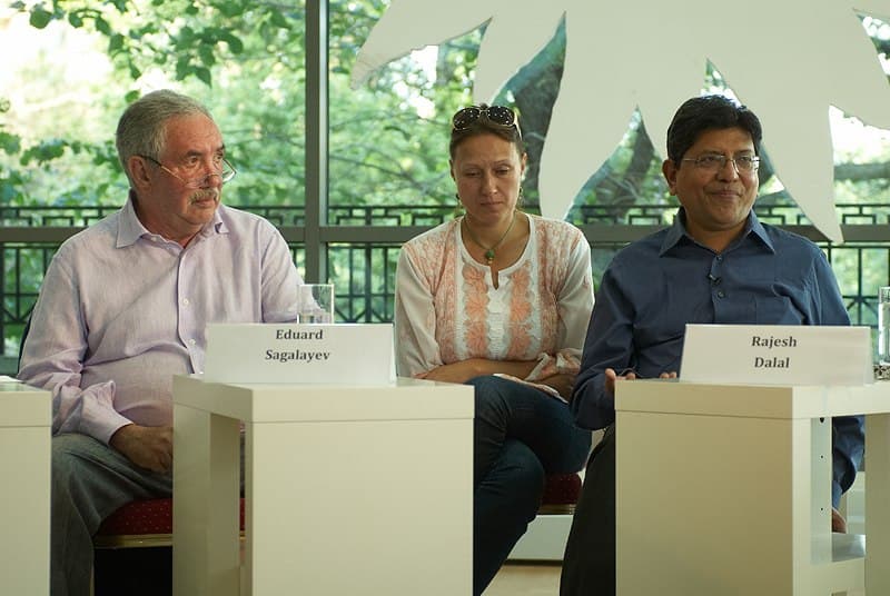 Эдуард Сагалаев и Раджеш Далал. Фотография Рауля Скрылева со встречи в Москве, 2012 год