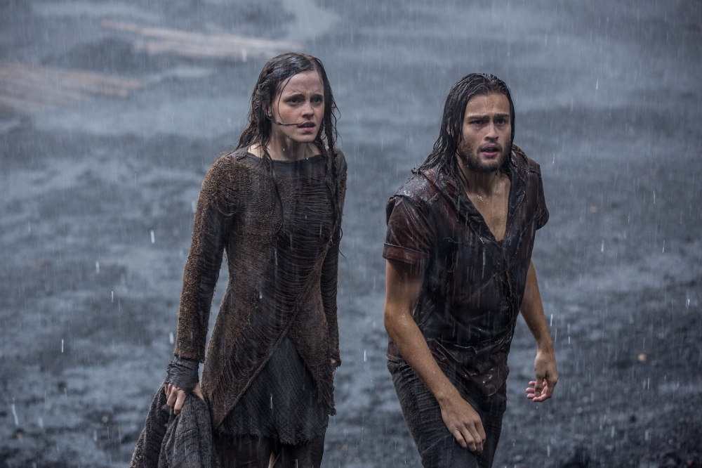 Emma-Watson-and-Douglas-Booth-in-Noah-2014-Movie-Image