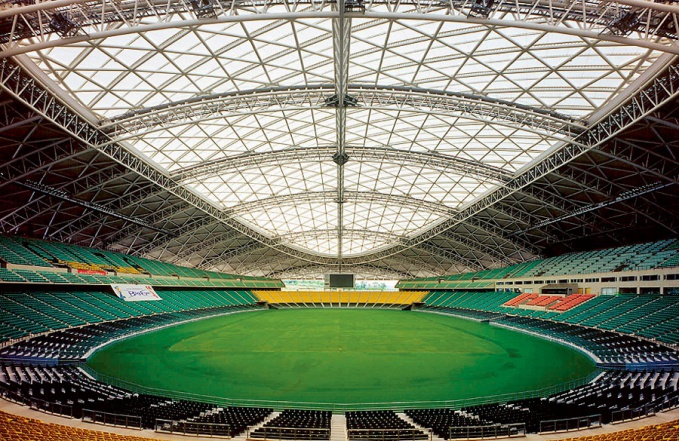 Стадион Оита (Япония), построенный по проекту Кисё Курокавы